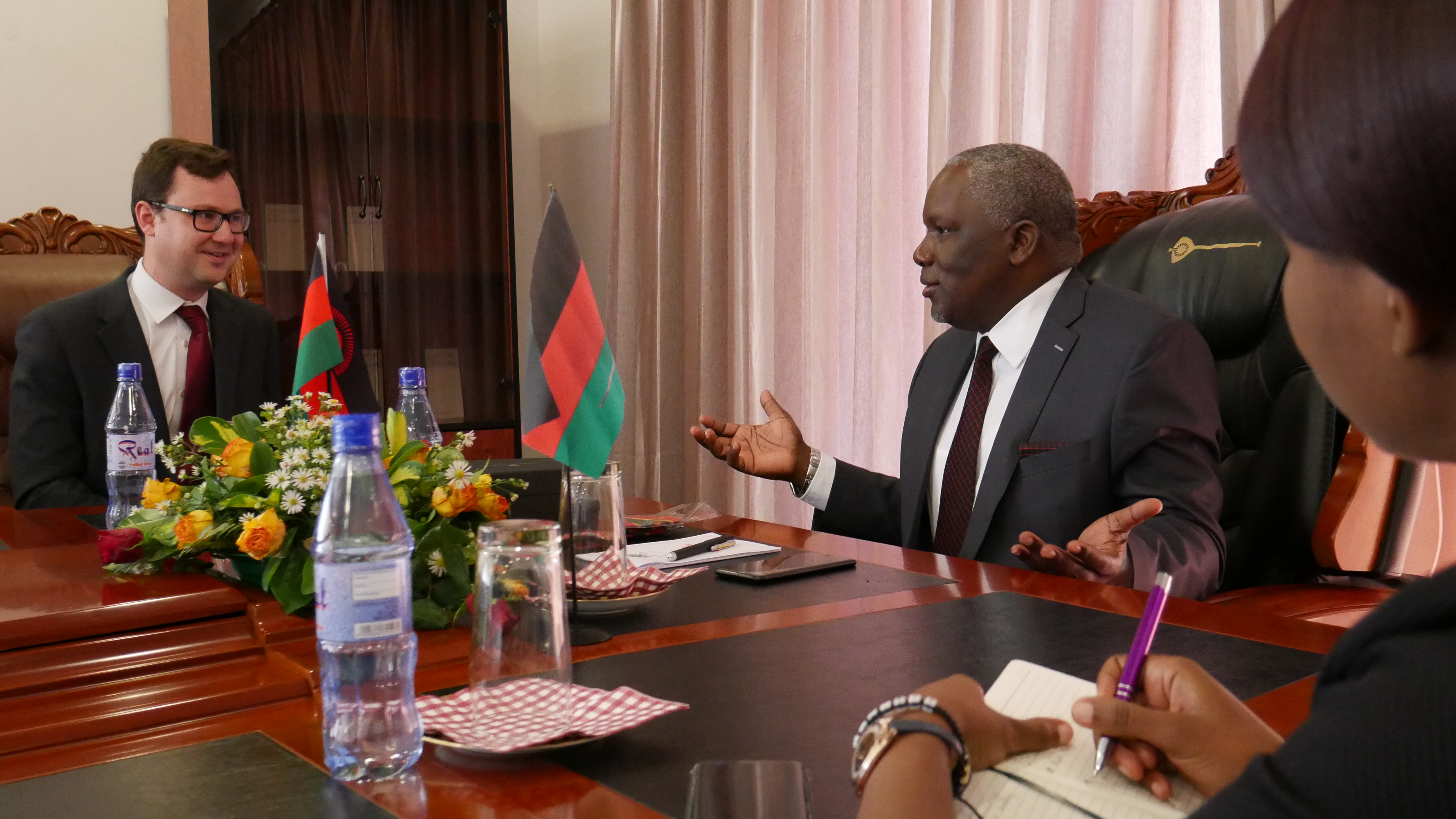 Alex Norris MP meets with the Speaker of the Malawi Parliament